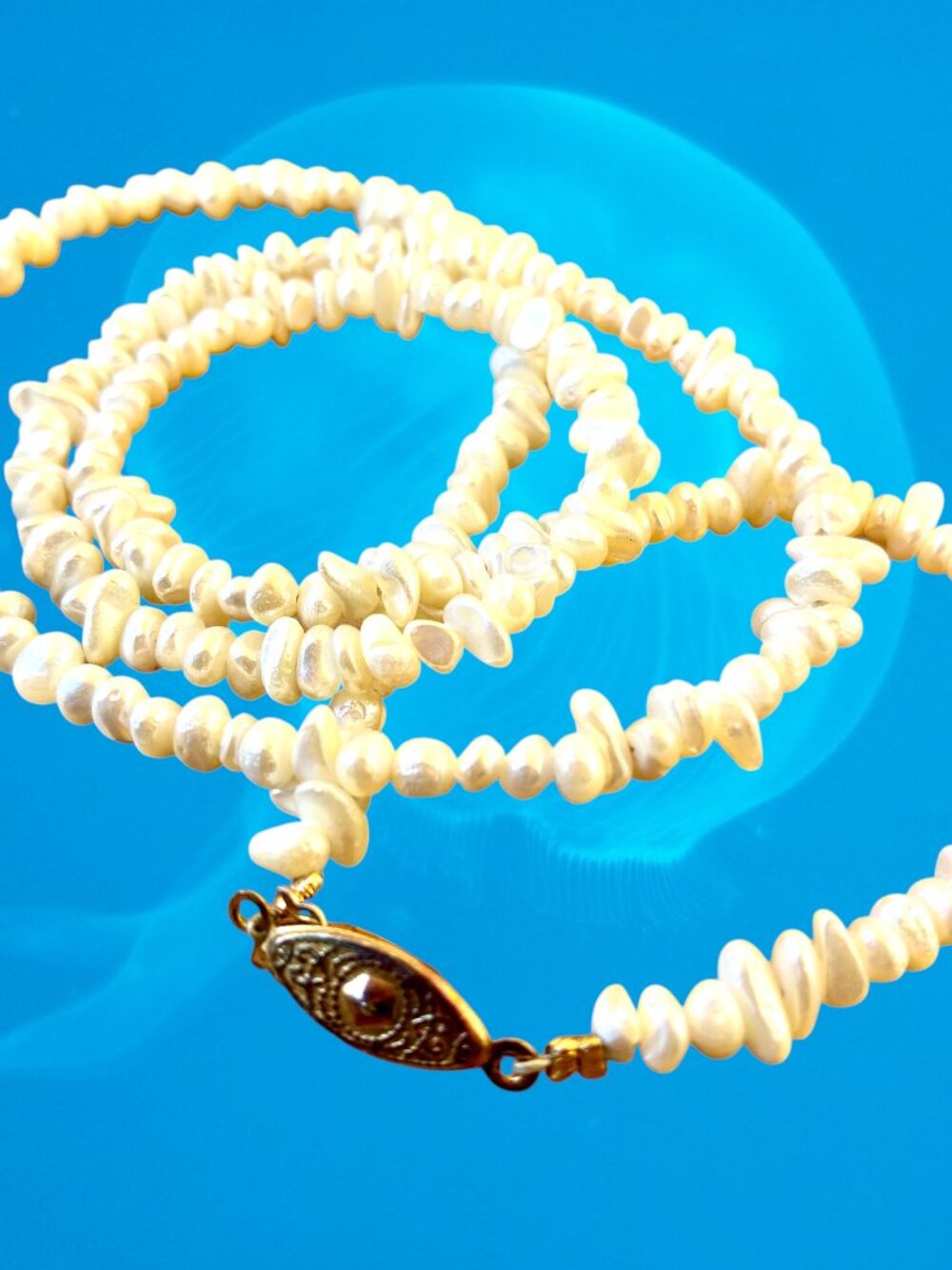 Vintage Hawaiian Genuine Puka Shell Necklace Cream Color Decorative Clasp 23”
